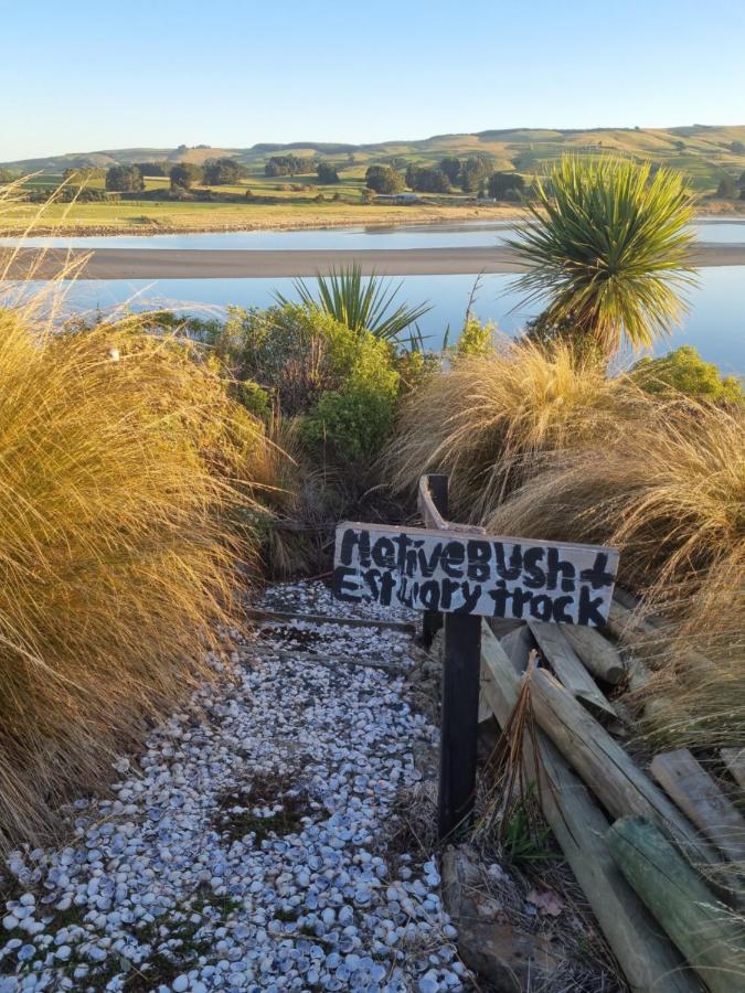 Catlins Lake Sanctuary Owaka Buitenkant foto